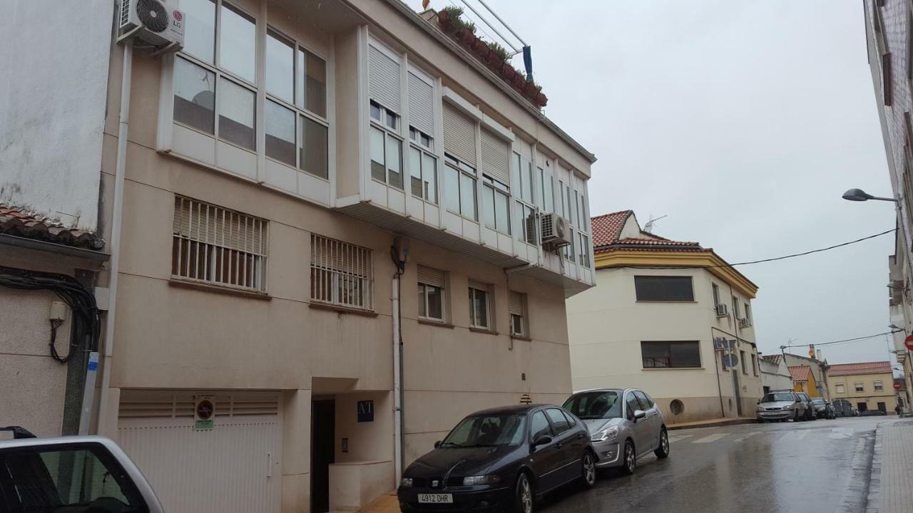 Apartmán Caciris Caces Exteriér fotografie