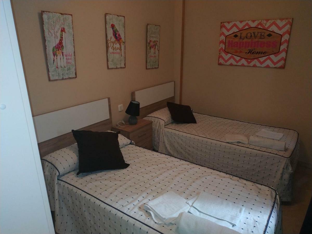 Apartmán Caciris Caces Exteriér fotografie